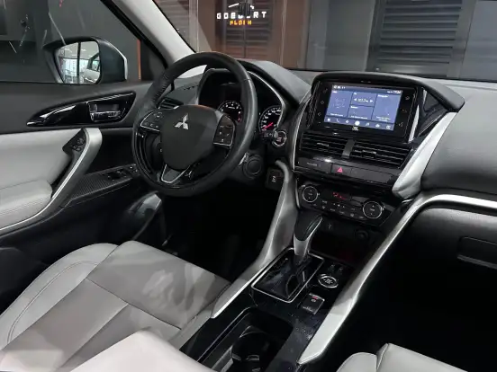MITSUBISHI-ECLIPSE CROSS-2024