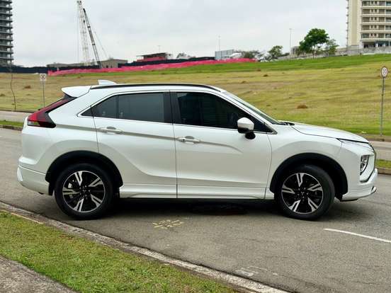 MITSUBISHI-ECLIPSE CROSS-2024