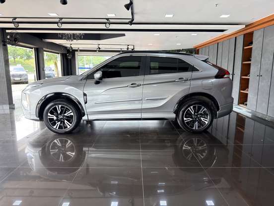 MITSUBISHI-ECLIPSE CROSS-2024