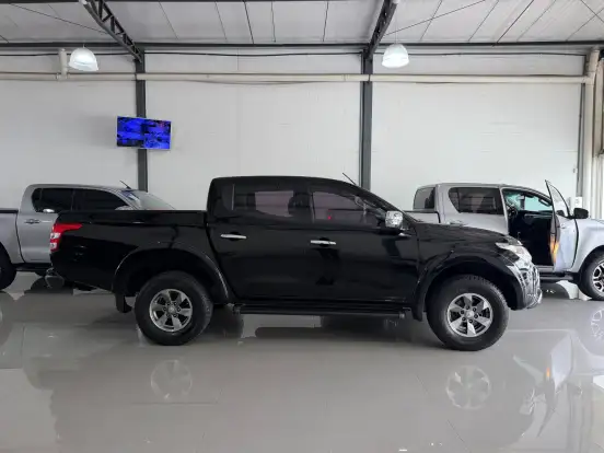 MITSUBISHI-L200 TRITON-2020