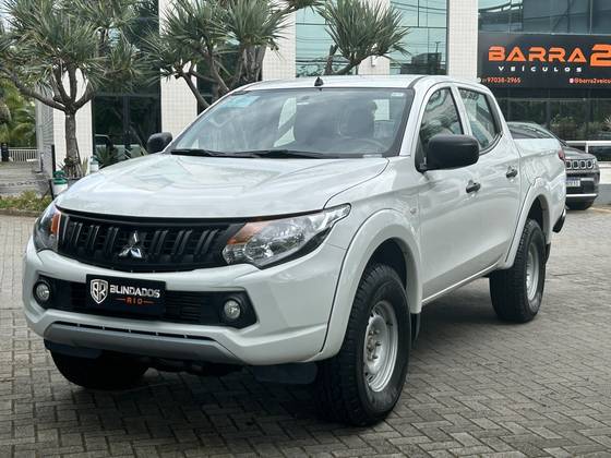 MITSUBISHI L200 TRITON 2.4 16V TURBO DIESEL GL CD 4X4 MANUAL