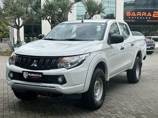 MITSUBISHI-L200 TRITON-2.4 16V TURBO DIESEL GL CD 4X4 MANUAL MITSUBISHI-L200 TRITON-2024