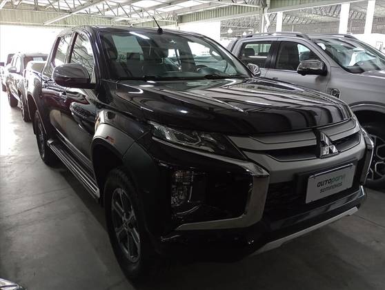 MITSUBISHI L200 TRITON 2.4 16V TURBO DIESEL SPORT HPE CD 4P 4X4 AUTOMÁTICO