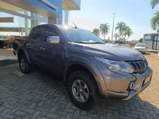 MITSUBISHI-L200 TRITON-2.4 16V TURBO DIESEL SPORT HPE CD 4P 4X4 AUTOMÁTICO MITSUBISHI-L200 TRITON-2019