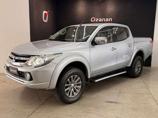 MITSUBISHI-L200 TRITON-2.4 16V TURBO DIESEL SPORT HPE-S CD 4P 4X4 AUTOMÁTICO MITSUBISHI-L200 TRITON-2018