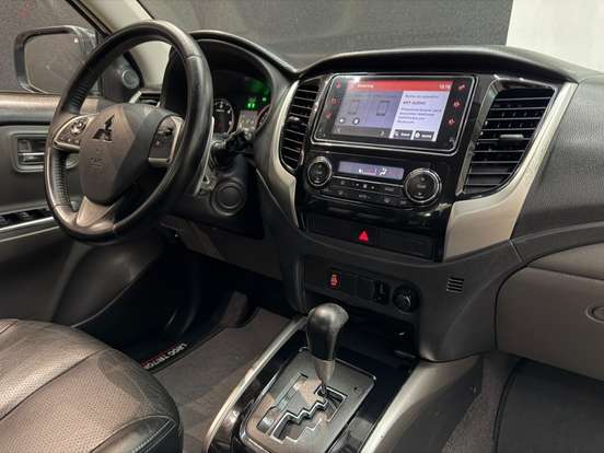 MITSUBISHI-L200 TRITON-2.4 16V TURBO DIESEL SPORT HPE-S CD 4P 4X4 AUTOMÁTICO MITSUBISHI-L200 TRITON-2018