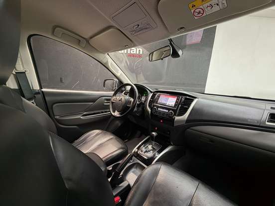 MITSUBISHI-L200 TRITON-2.4 16V TURBO DIESEL SPORT HPE-S CD 4P 4X4 AUTOMÁTICO MITSUBISHI-L200 TRITON-2018