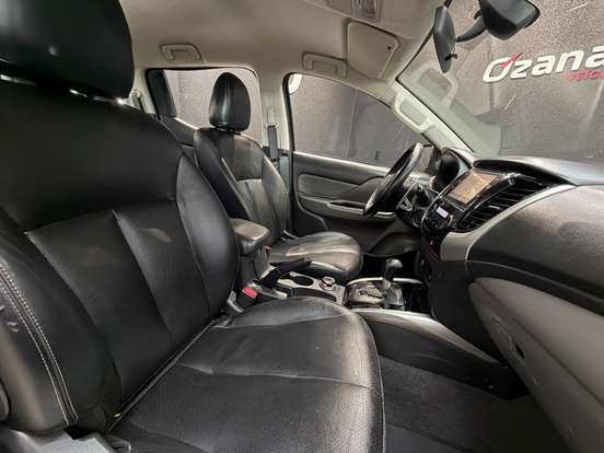 MITSUBISHI-L200 TRITON-2.4 16V TURBO DIESEL SPORT HPE-S CD 4P 4X4 AUTOMÁTICO MITSUBISHI-L200 TRITON-2018