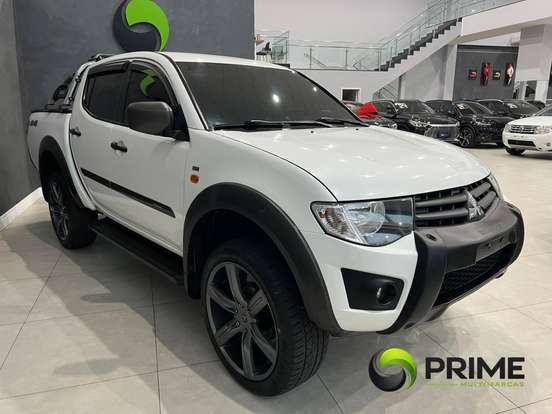 MITSUBISHI-L200 TRITON-2.4 HLS CHROME 4X2 CD 16V FLEX 4P MANUAL MITSUBISHI-L200 TRITON-2016