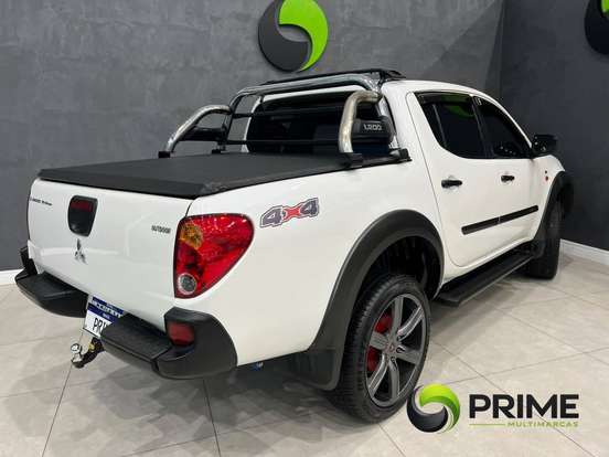 MITSUBISHI-L200 TRITON-2.4 HLS CHROME 4X2 CD 16V FLEX 4P MANUAL MITSUBISHI-L200 TRITON-2016