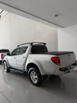 MITSUBISHI-L200 TRITON-3.2 HPE 4X4 CD 16V TURBO INTERCOOLER DIESEL 4P AUTOMÁTICO MITSUBISHI-L200 TRITON-2009