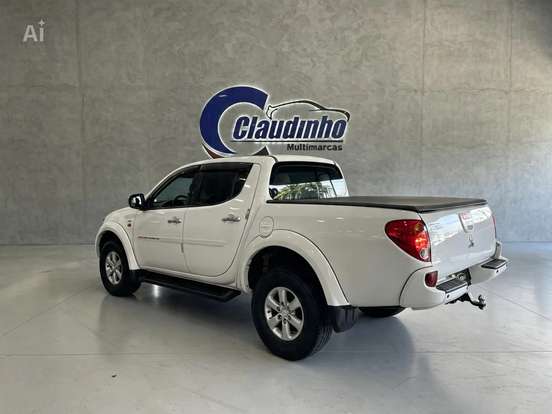MITSUBISHI-L200 TRITON-3.5 HPE 4X4 CD V6 24V FLEX 4P AUTOMÁTICO MITSUBISHI-L200 TRITON-2011