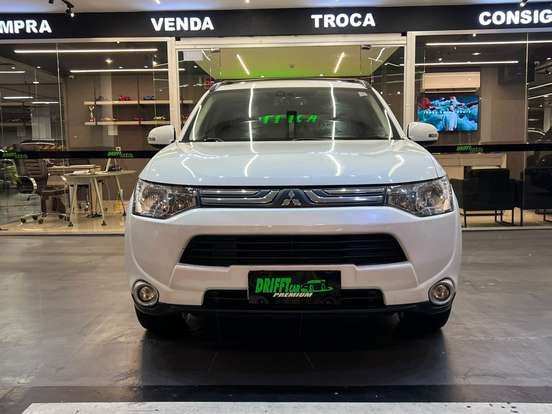 MITSUBISHI-OUTLANDER-2014