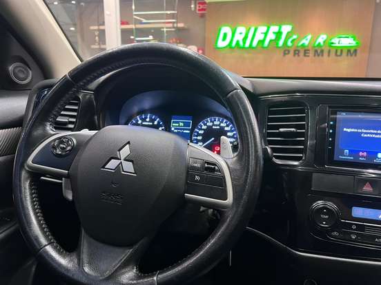 MITSUBISHI-OUTLANDER-2.0 16V GASOLINA 4P AUTOMÁTICO MITSUBISHI-OUTLANDER-2014