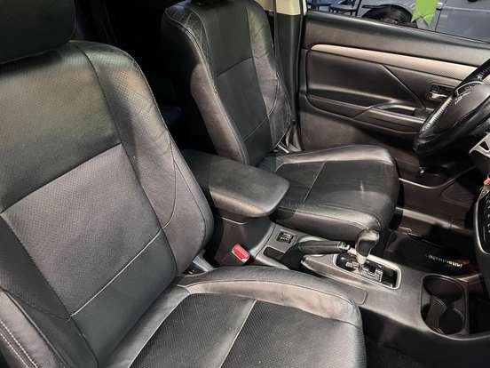 MITSUBISHI-OUTLANDER-2014