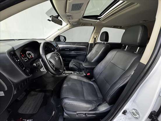 MITSUBISHI-OUTLANDER-2.0 16V GASOLINA 4P AUTOMÁTICO MITSUBISHI-OUTLANDER-2014