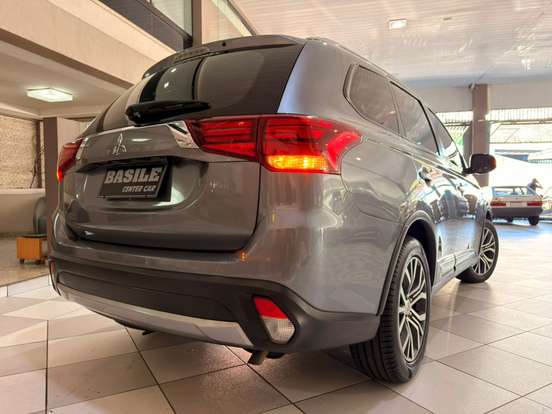 MITSUBISHI-OUTLANDER-2.0 COMFORT 16V GASOLINA 4P AUTOMÁTICO MITSUBISHI-OUTLANDER-2017