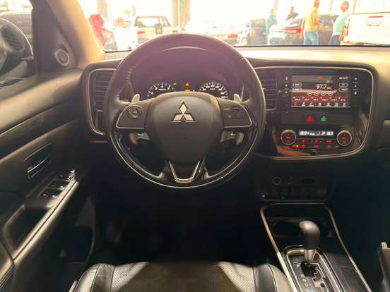 MITSUBISHI-OUTLANDER-2.0 COMFORT 16V GASOLINA 4P AUTOMÁTICO MITSUBISHI-OUTLANDER-2017