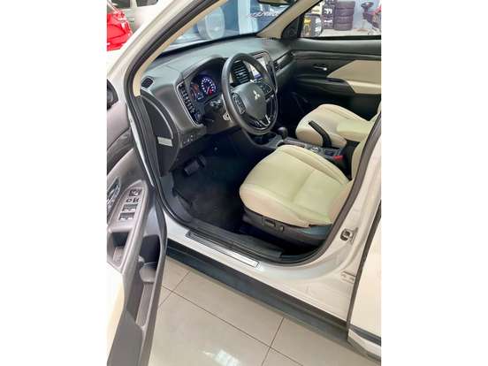 MITSUBISHI-OUTLANDER-2017