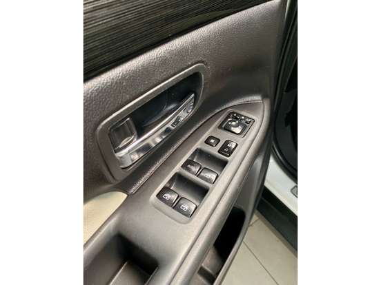 MITSUBISHI-OUTLANDER-2.0 COMFORT 16V GASOLINA 4P AUTOMÁTICO MITSUBISHI-OUTLANDER-2017