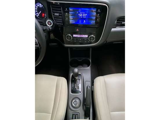MITSUBISHI-OUTLANDER-2.0 COMFORT 16V GASOLINA 4P AUTOMÁTICO MITSUBISHI-OUTLANDER-2017