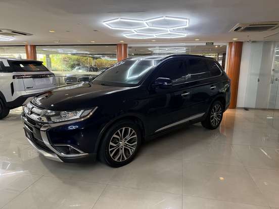 MITSUBISHI-OUTLANDER-2016