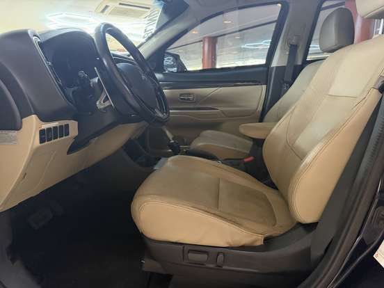 MITSUBISHI-OUTLANDER-2.2 4X4 16V DIESEL 4P AUTOMÁTICO MITSUBISHI-OUTLANDER-2016