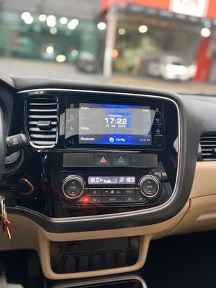 MITSUBISHI-OUTLANDER-2016