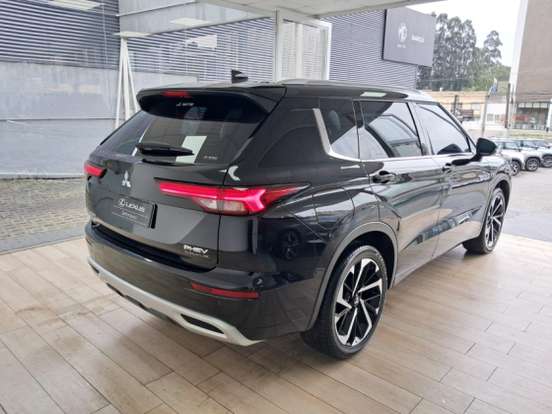 MITSUBISHI-OUTLANDER-2025