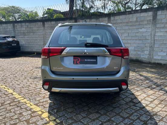 MITSUBISHI-OUTLANDER-2017