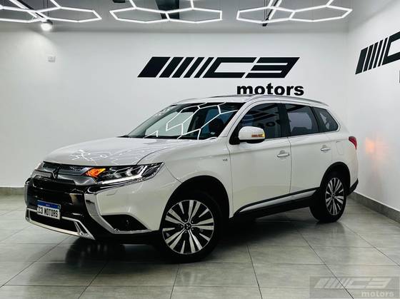 MITSUBISHI OUTLANDER 3.0 MIVEC V6 GASOLINA HPE-S AWD AUTOMÁTICO