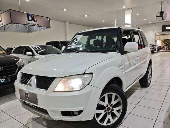 MITSUBISHI-PAJERO-2012