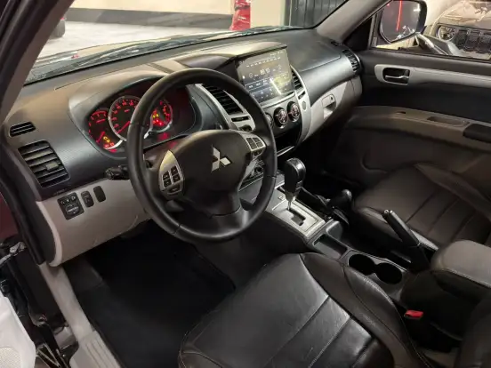 MITSUBISHI-PAJERO DAKAR-2014