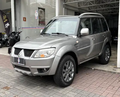 MITSUBISHI-PAJERO TR4-2.0 4X2 16V 140CV FLEX 4P AUTOMÁTICO MITSUBISHI-PAJERO TR4-2014
