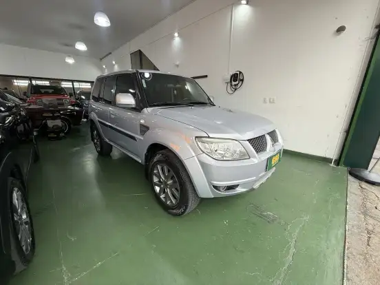MITSUBISHI-PAJERO TR4-2.0 4X2 16V 140CV FLEX 4P AUTOMÁTICO MITSUBISHI-PAJERO TR4-2013
