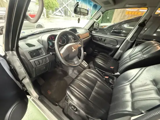 MITSUBISHI-PAJERO TR4-2.0 4X2 16V 140CV FLEX 4P AUTOMÁTICO MITSUBISHI-PAJERO TR4-2013