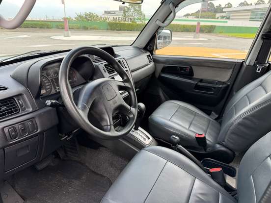 MITSUBISHI-PAJERO TR4-2006