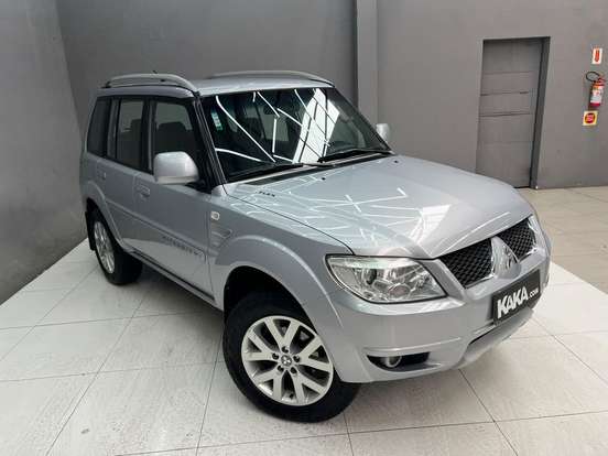 MITSUBISHI-PAJERO TR4-2.0 4X4 16V 140CV FLEX 4P AUTOMÁTICO MITSUBISHI-PAJERO TR4-2011