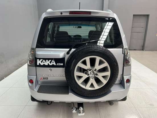 MITSUBISHI-PAJERO TR4-2011