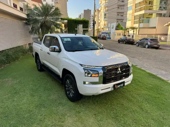 MITSUBISHI-TRITON-2.4 BITURBO DIESEL CD HPE 4X4 AUTOMÁTICO MITSUBISHI-TRITON-2026