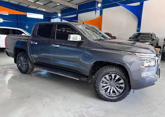 MITSUBISHI-TRITON-2025