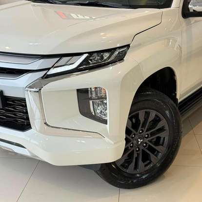 MITSUBISHI-TRITON-2.4 BITURBO DIESEL CD HPE 4X4 AUTOMÁTICO MITSUBISHI-TRITON-2024