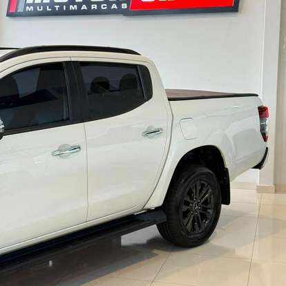 MITSUBISHI-TRITON-2024
