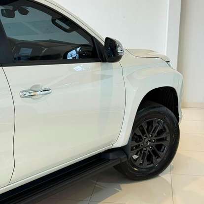 MITSUBISHI-TRITON-2024