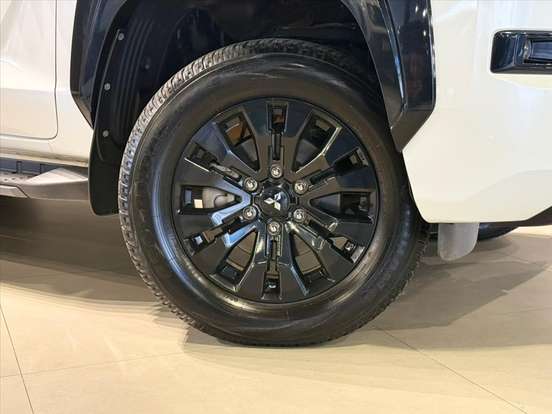MITSUBISHI-TRITON-2.4 BITURBO DIESEL CD KATANA 4X4 AUTOMÁTICO MITSUBISHI-TRITON-2025