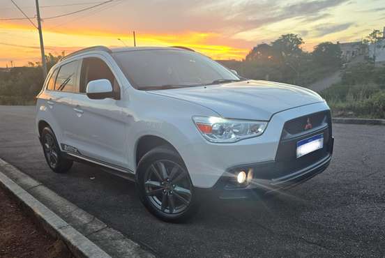 MITSUBISHI-ASX-2011
