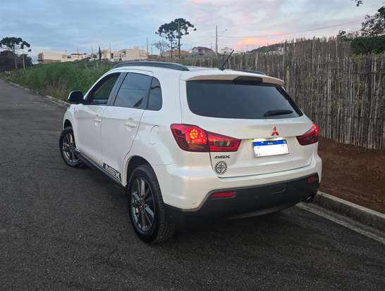 MITSUBISHI-ASX-2011