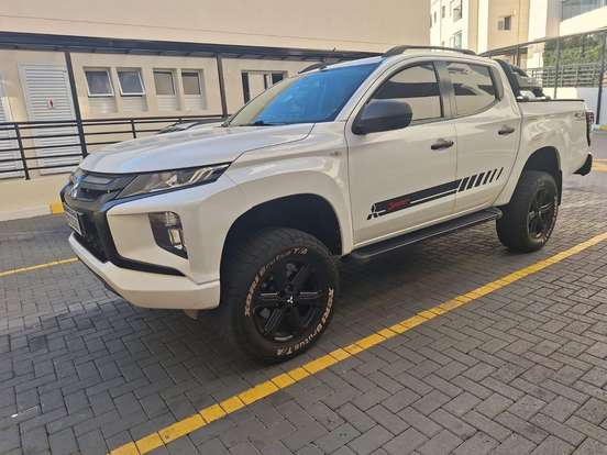MITSUBISHI-L200 TRITON-2.4 16V TURBO DIESEL SPORT GLS CD 4P 4X4 AUTOMÁTICO MITSUBISHI-L200 TRITON-2020
