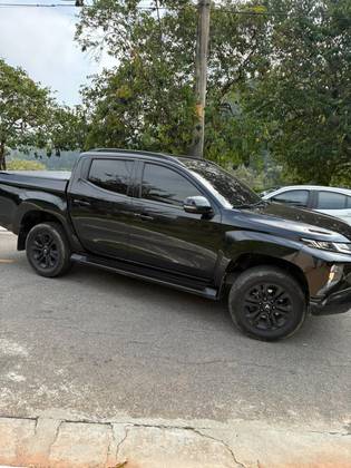 MITSUBISHI L200 TRITON 2.4 16V TURBO DIESEL SPORT HPE CD 4P 4X4 AUTOMÁTICO
