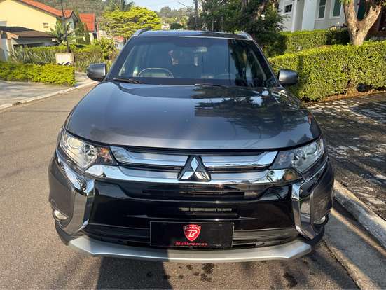 MITSUBISHI-OUTLANDER-2018